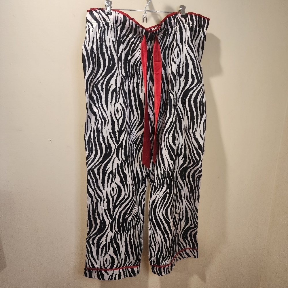 Dana Buchman Intimates Black and white zebra print pajama pants size L
